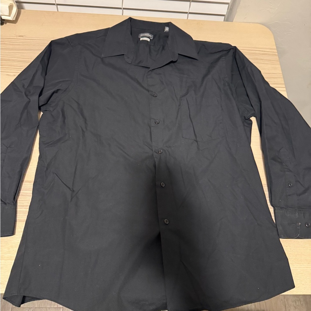Van Heusen Black Regular Fit button up men’s dress Shirt size 16.5, 32/33